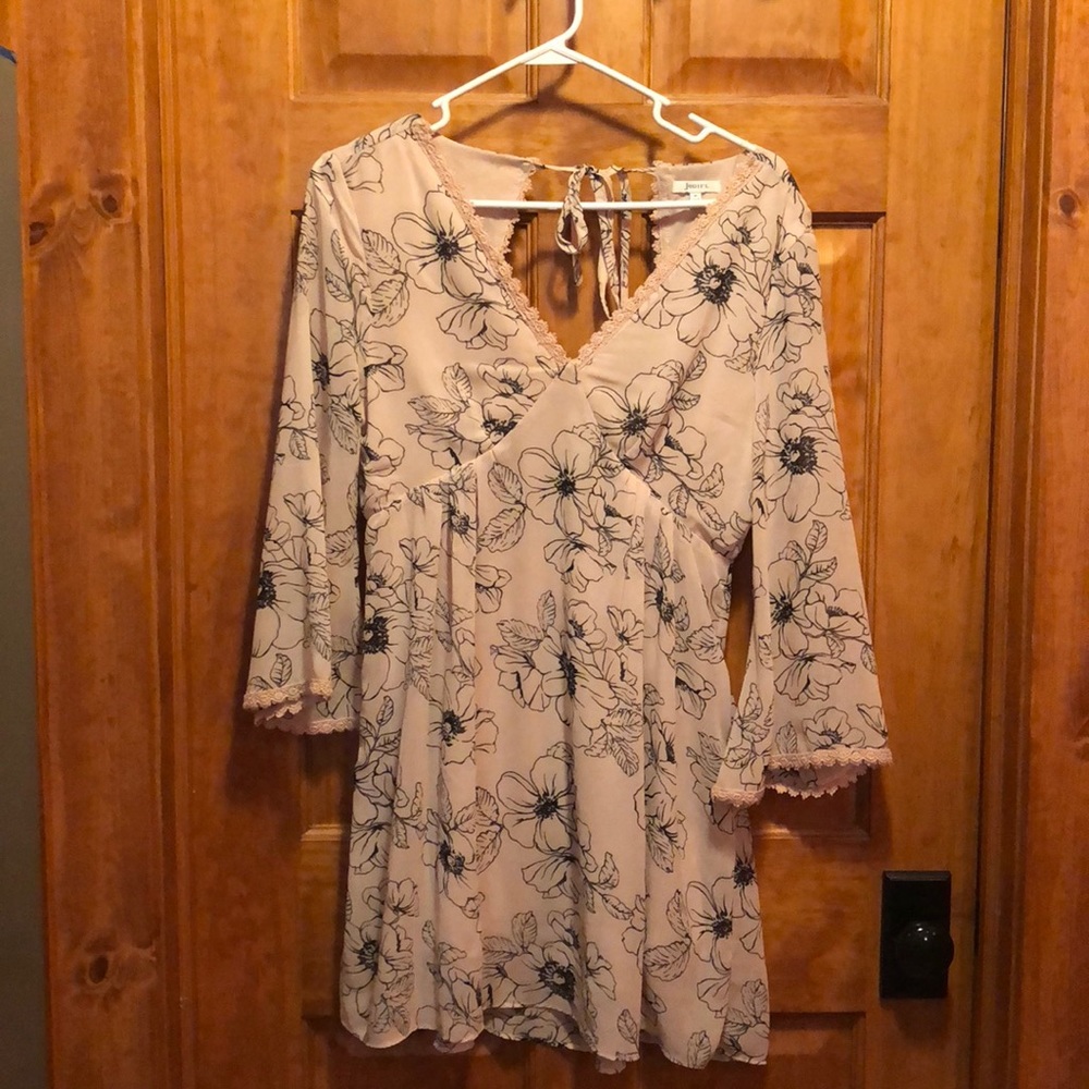 Jodifl Lightweigt Bell sleeve dress